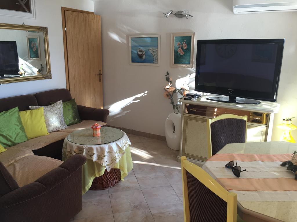 Apartment Greis ราชานิ ภายนอก รูปภาพ