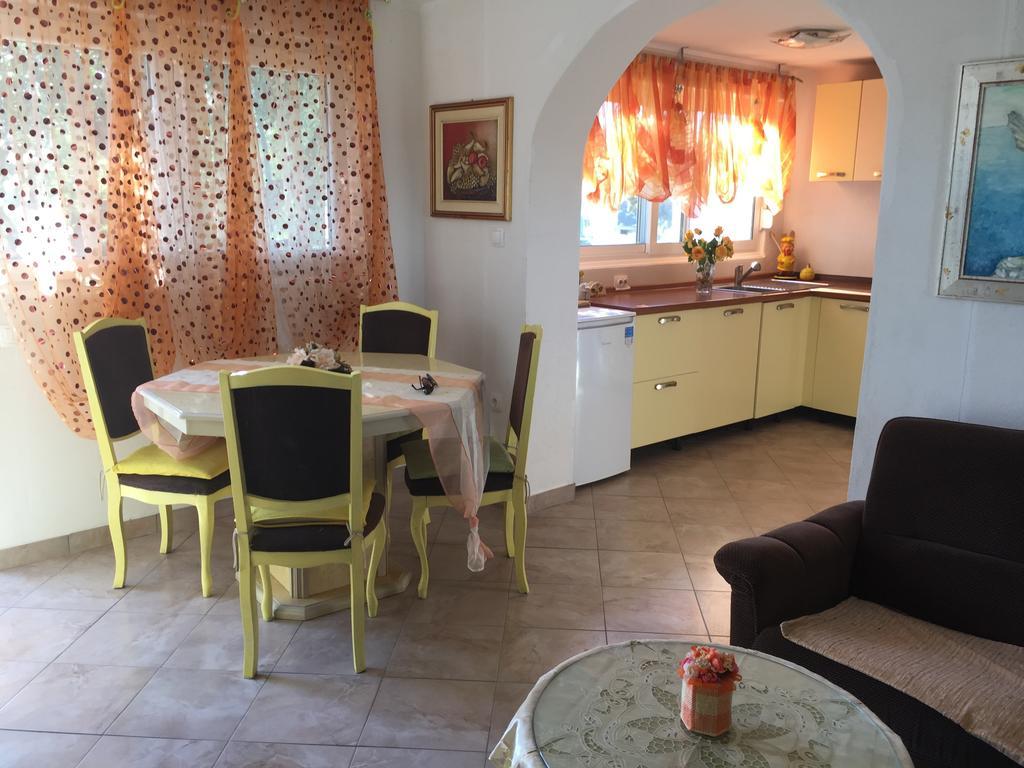 Apartment Greis ราชานิ ภายนอก รูปภาพ