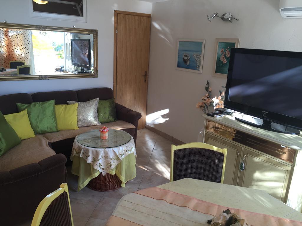 Apartment Greis ราชานิ ภายนอก รูปภาพ